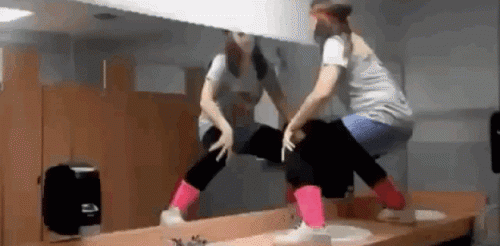 728f47c95d30aa72ee6d893b74de5cff.gif