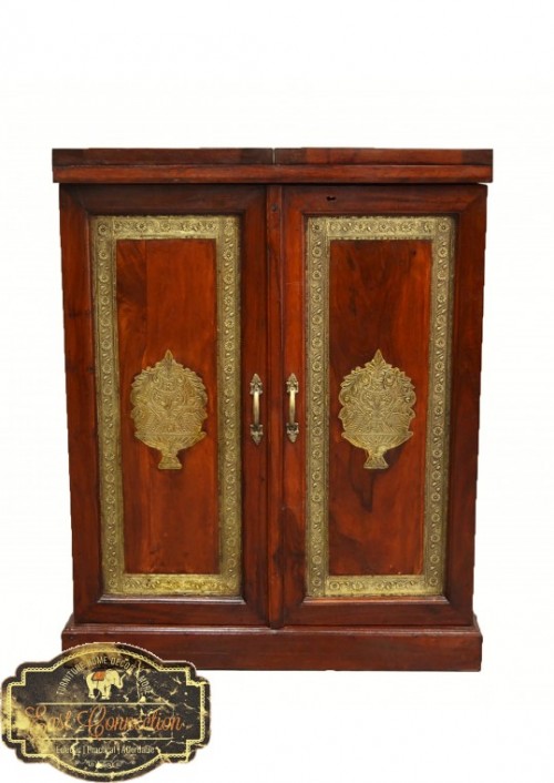 This Bar is made from high quality Indian Teak Wood and metal work gives it a great character. This Bar has been imported from India and is currently looking for a new home in Australia. It comes with a lock mechanism and could be safely locked when not in use. Is folding feature makes it extremely practical as it only takes room when in use.